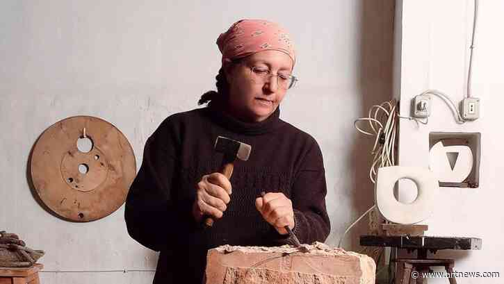 Mona Saudi, Sculptor of Monumental Sandstone Forms, Has Died at 76