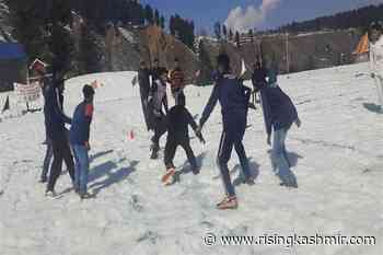 YSS organises Snow-football, Kabaddi, Kho-Kho at Aharbal - Rising Kashmir