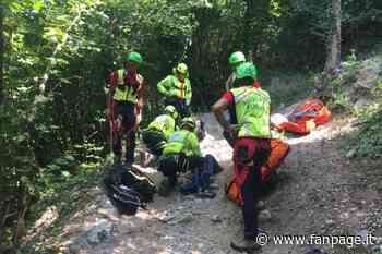 Cadavere di un uomo trovato tra i boschi a Gardone Val Trompia: indagano le forze dell’ordine - Fanpage.it