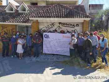 Protestan trabajadores de Iguala y Acapulco en una oficina de la SEG - El Sur de Acapulco