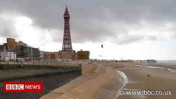Irish Sea oil pipe leak: Balls of tar wash up on Blackpool coast