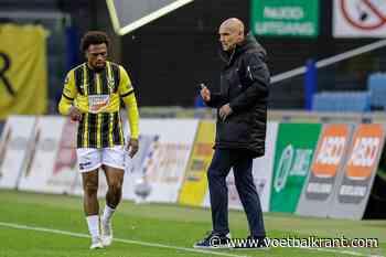 Vitesse-coach beseft niet dat Openda geschorst is voor terugwedstrijd: &quot;Waanzin ten top&quot;