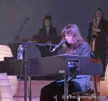 Watch Clairo Debut The Lovely New Song "Nomad" At Her Tour Opener In Charlotte - Stereogum