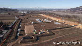 Cuneo-Asti, la società promette: "Il tratto tra Cantina di Roddi e Verduno sarà ultimato entro dicembre". Ecco il cantiere ripreso dal drone - La Stampa