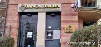 Colpo da 100.000 euro in banca a Chieri, i rapinatori sono entrati con le ventose - La Stampa