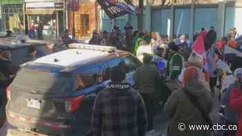 Protesters, police clash during Fredericton rally against COVID-19 restrictions - CBC.ca