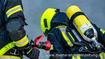 Garage in Adelsdorf geht in Flammen auf - Zwei Verletzte
