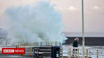 Storm Eunice: Record wind gust amid disruption - BBC News