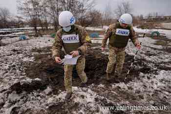Ukrainian rebels evacuate civilians to Russia amid crisis - Ealing Times