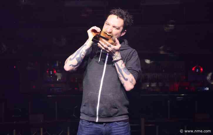 Frank Turner scores his first ever UK Number One album with ‘FTHC’