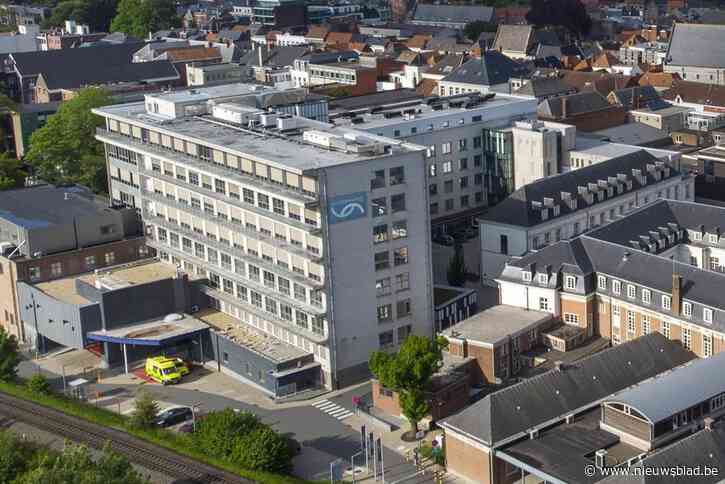 Dak van AZ Oudenaarde waait los: “Bezoek momenteel niet mogelijk”