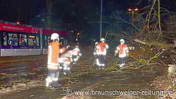 Sturm über Braunschweig – Feuerwehr bringt Menschen in Sicherheit