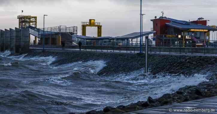 «Zeynep» bläst Autos in Deutschland weg – Tote im Ausland