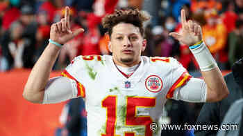 Chiefs' Patrick Mahomes brushes off report on family: 'Making stuff up'