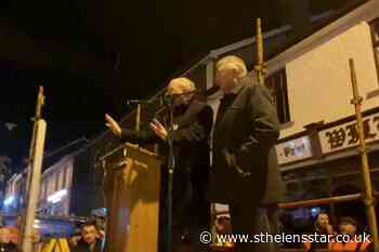 Senior DUP MP booed at rally against Northern Ireland Protocol - St Helens Star