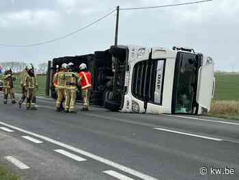 Tientonner van weg geblazen op N8 in Veurne, chauffeur gewond - KW.be - KW.be