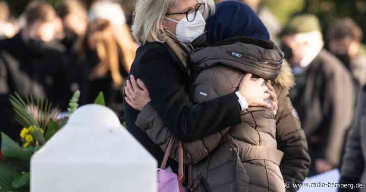 «Rassismus ist ein Gift»: Mahnungen und Gedenken in Hanau