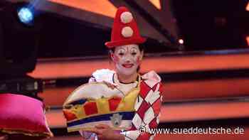 Brauchtum - Aachen - Iris Berben als Harlekin: Karnevalsorden für "Ritterin Iris" - Kultur - Süddeutsche Zeitung