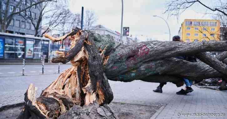 Orkan mit Toten und viel Schaden – Und erneut naht Sturm