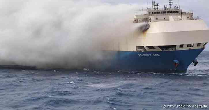 Kaum noch Hoffnung für Vermisste auf brennender Fähre