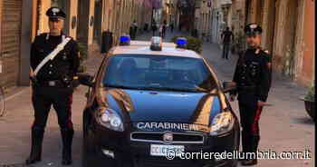 Foligno, ubriaco alla guida danneggia tre auto in sosta - Corriere dell'Umbria