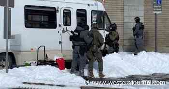 Canada Makes Its Move: Gov't Forces Attack 'Liberty' Camper, Drag It Away, Arrest Owner Inside