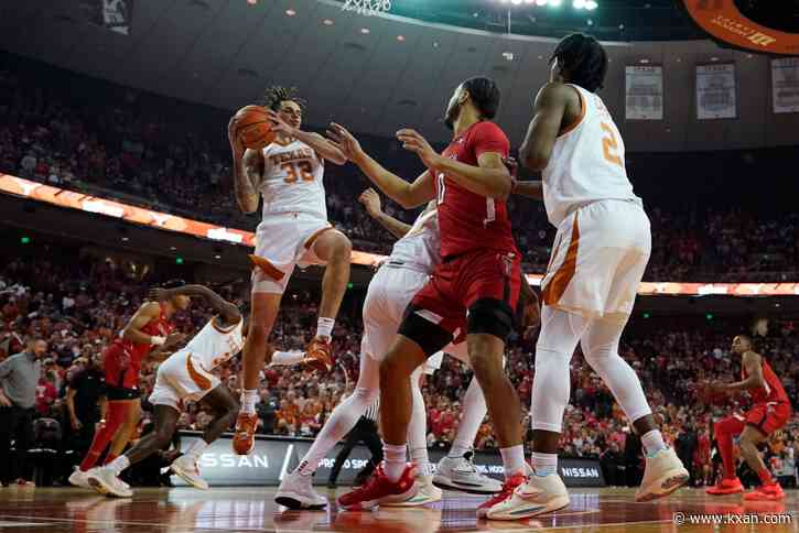 LIST: Texas slotted No. 16 in 1st NCAA Tournament rankings