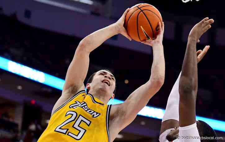 Timberlake Carries Towson Over College Of Charleston 80-77