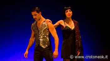 Un'effervescente Veronica Pivetti trionfa a Catanzaro: stasera a Crotone - CrotoneOK.it - CrotoneOK.it