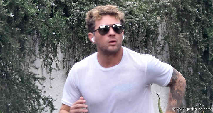 Ryan Phillippe Works Up a Sweat on Afternoon Jog in L.A.