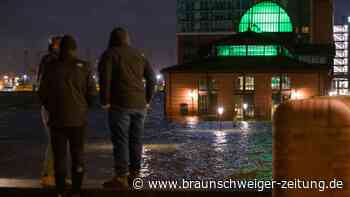 "Antonia" zieht auf: "Sturmlage noch bis Montag durchstehen"