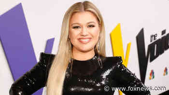 Kelly Clarkson files petition to change her legal name
