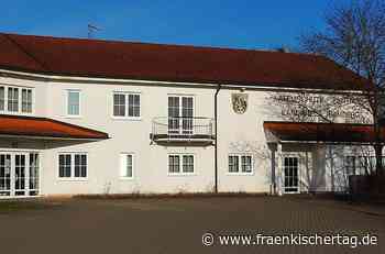 Atemschutzzentrum der Feuerwehren im Landkreis Bamberg hat eine lange Bedarfsliste – der Strullendorfer Gemeinderat traf sich da zum Ortstermin. - Fraenkischer Tag