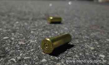 Três homens são mortos após tiros em estúdio de tatuagem em Lorena - Band Jornalismo