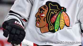 Water squirt at Blackhawks' MacKenzie Entwistle costs Stars captain $5K in NHL fine - FOX 32 Chicago