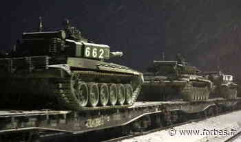 La Russie annonce qu’elle retire davantage de chars de la frontière ukrainienne - Forbes France