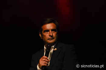 Camané atuou para plateia cheia no Teatro da Trindade - SIC Notícias