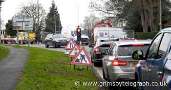 Waltham residents angry as 'unnecessary' temporary traffic lights cause gridlock - Grimsby Live