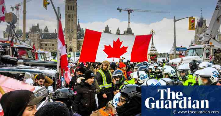 Ottawa trucker protest: pepper spray and scuffles as police try to clear capital – video