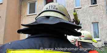 Feuerwehr muss brennenden Carport im Kreis Hildesheim löschen - www.hildesheimer-allgemeine.de