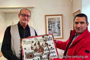 Breisacher Stadtmuseum erhält seltene Schilder aus dem Zweiten Weltkrieg - Breisach - Badische Zeitung - Badische Zeitung