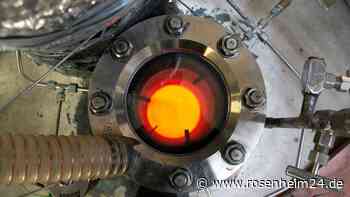 „Lava“ im Versuchsreaktor: Wie die Rosenheimer Stadtwerke Strom und Wärme erzeugen