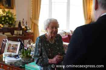 Queen Elizabeth II tests positive for COVID; mild symptoms - Vanderhoof Omineca Express