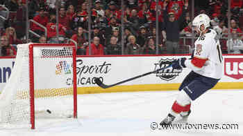 Aleksander Barkov leads Panthers to victory over Blackhawks