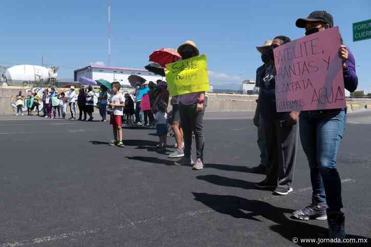 Colonos de Cuernavaca bloquean vialidades tras 11 días sin agua - La Jornada