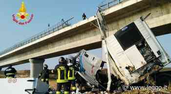 Vercelli, incidente tra un'auto, un camion e un trattore: un morto e un ferito grave - Leggo.it