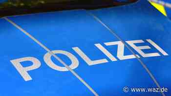 Angefahrener Abschleppwagen lädt Auto an Ort und Stelle auf - WAZ News