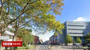 Man seriously injured in Coventry stabbing - BBC News