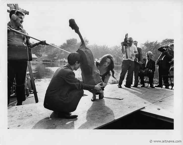 Northwestern University Acquires Photographer’s Essential Archive of 1960s Avant-Garde Art