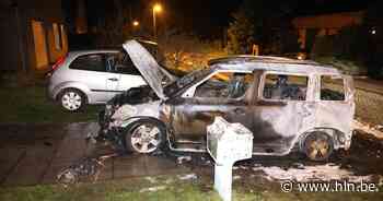 Wagen volledig uitgebrand in Wommelgem | Wommelgem | hln.be - Het Laatste Nieuws